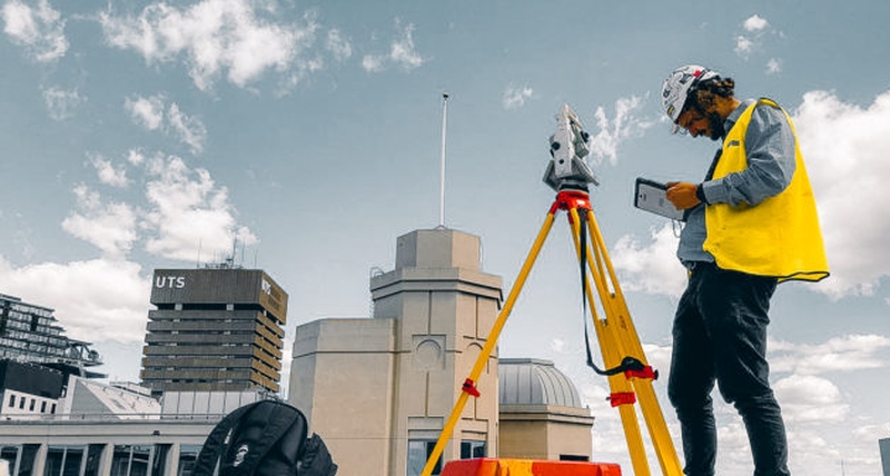 184SevenkeytipsonwinningnewsurveyingbusinessandfindingtherightstaffbyBruceBakerCEOISGroup